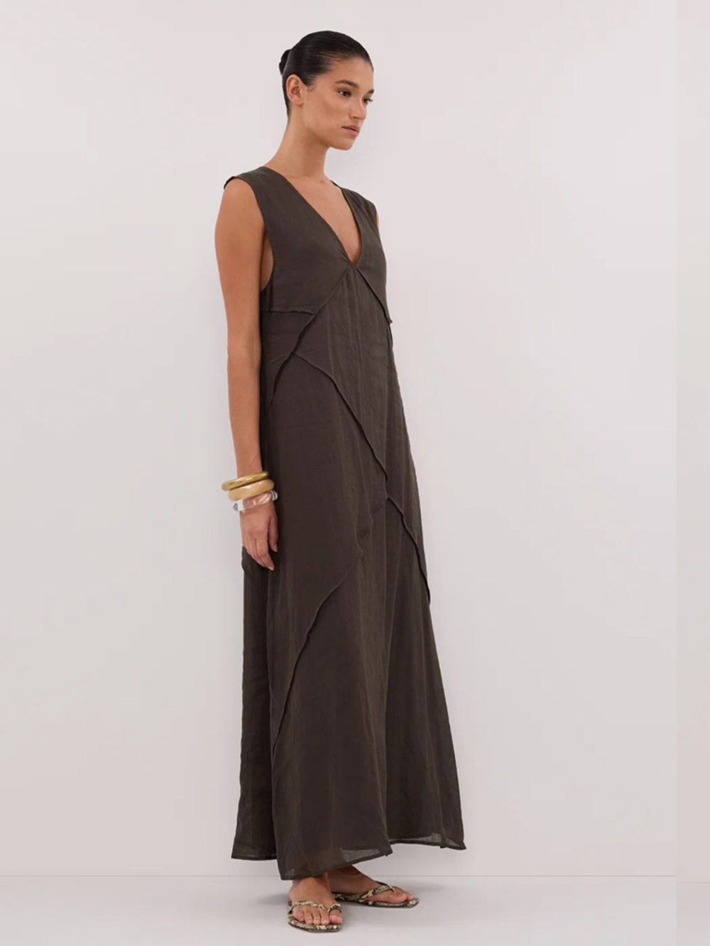DISSH Ramie V-neck Maxi Dress - Picture 4 of 6